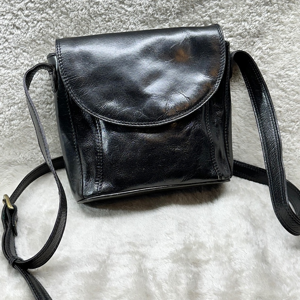 Nino Bossi leather minimalist crossbody bag purse